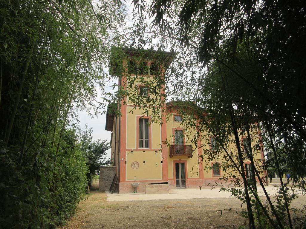 Villa Laura Cocconi ภายนอก รูปภาพ