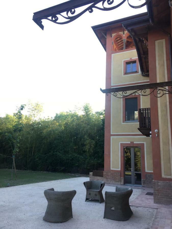 Villa Laura Cocconi ภายนอก รูปภาพ