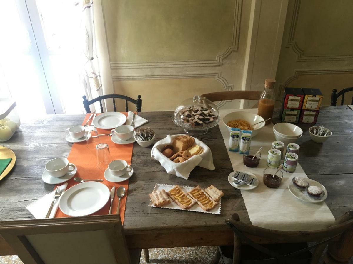Villa Laura Cocconi ภายนอก รูปภาพ